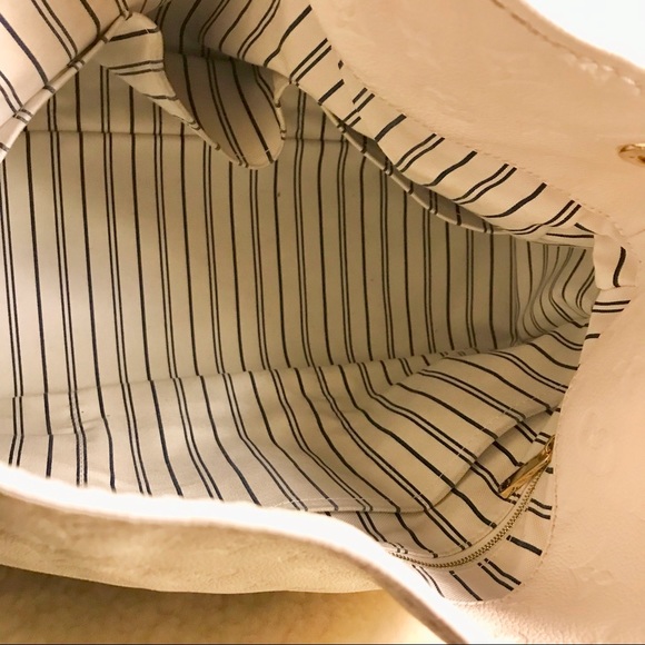 Authentic Louis Vuitton Artsy White Monogram Empreinte Leather Shoulder Bag - Picture 7 of 14